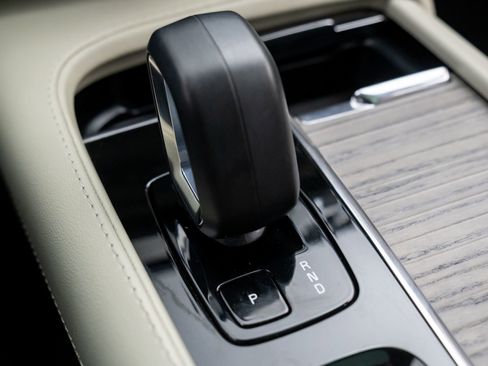 Used 2023 Volvo XC90 B6 Plus w/ Protection Package Premier image 25