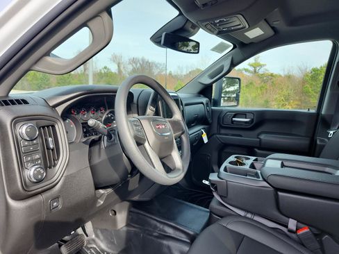 New 2026 GMC Sierra 2500 Pro image 10