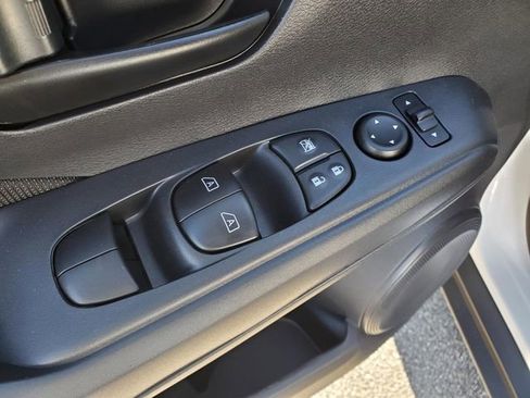 Certified 2025 Nissan Kicks Play S image 16