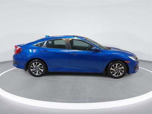 Used 2018 Honda Civic EX image 4