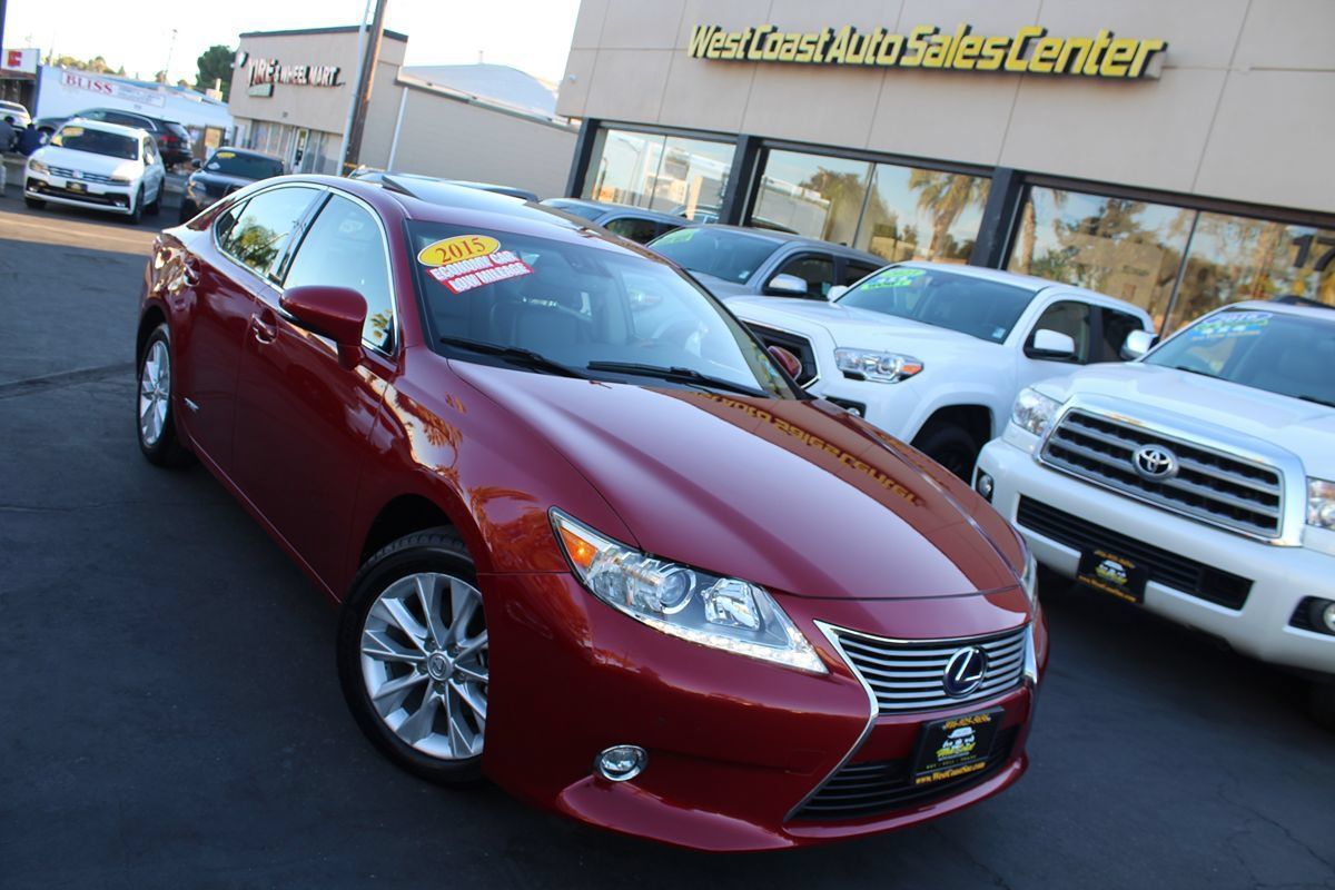 Used 2015 Lexus ES 300h w/ Navigation System Package FWD image 39