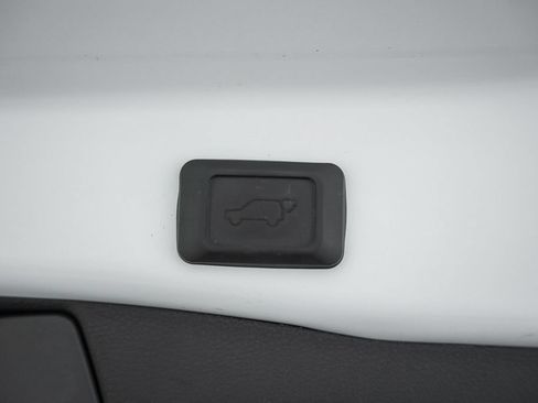 Used 2025 Toyota RAV4 XLE w/ Convenience Package AWD/4WD image 10