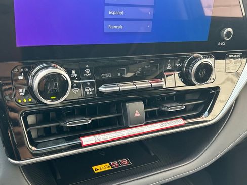 New 2026 Toyota Highlander Platinum image 13