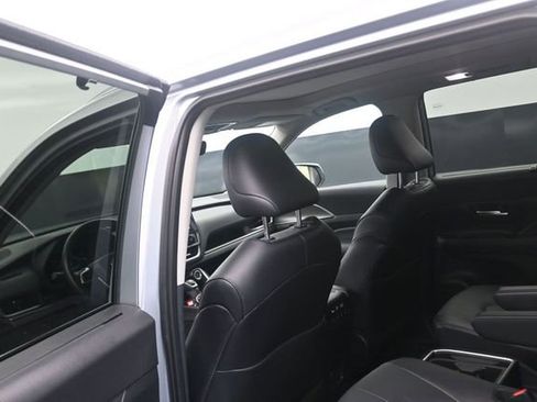 Used 2025 Toyota Grand Highlander FWD image 21