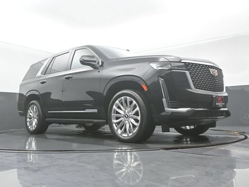 Used 2023 Cadillac Escalade Premium Luxury AWD/4WD image 9
