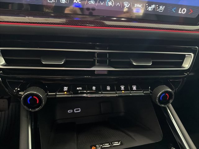 New 2026 Chevrolet Traverse RS w/ LPO, Floor Liner Package FWD image 24