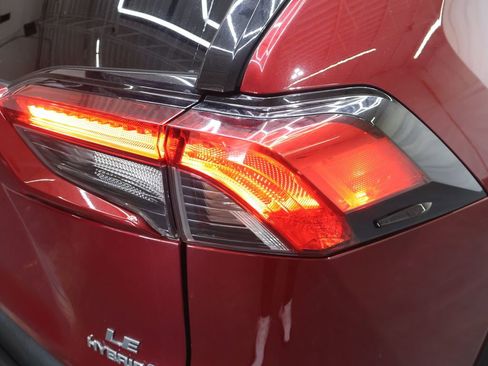 Used 2022 Toyota RAV4 LE AWD/4WD image 31