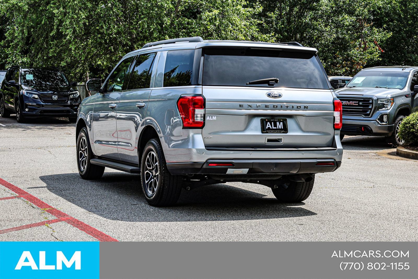 Used 2024 Ford Expedition XLT RWD image 8