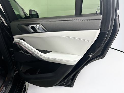 Used 2024 BMW X6 xDrive40i w/ Parking Assistance Package image 33