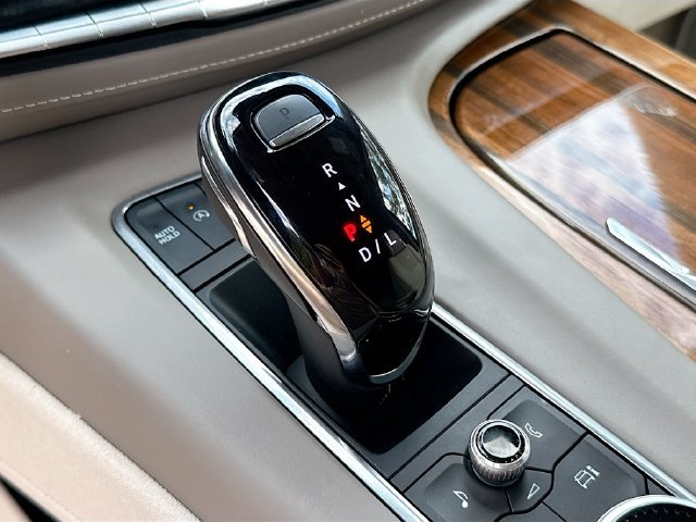 Used 2024 Cadillac Escalade Sport Platinum AWD/4WD image 33
