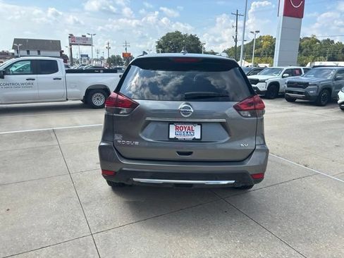 Used 2020 Nissan Rogue SV FWD image 6