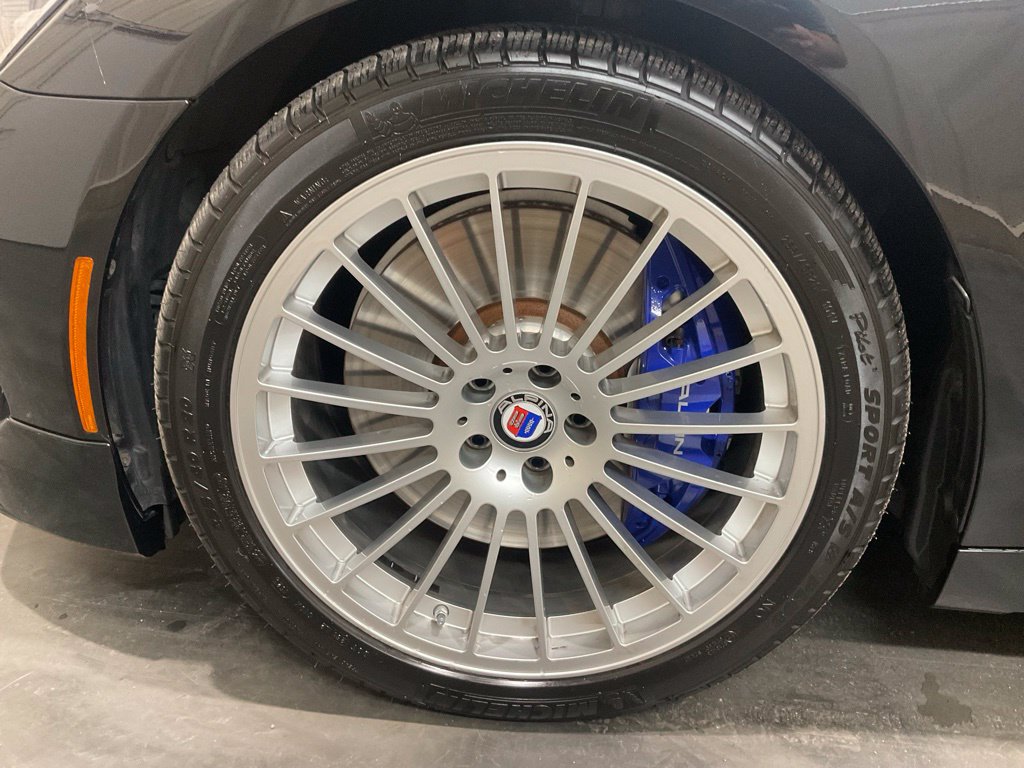 Used 2017 BMW ALPINA B7 xDrive AWD/4WD image 6