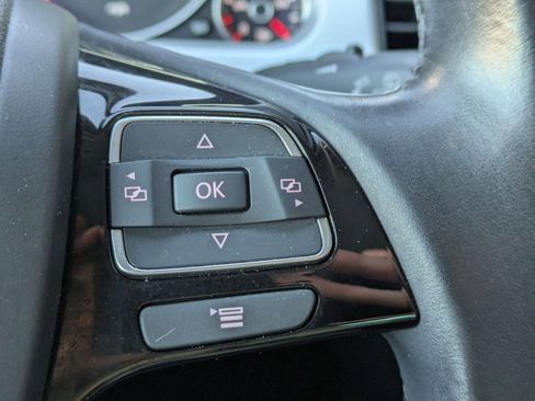 Used 2014 Volkswagen Touareg TDI image 14