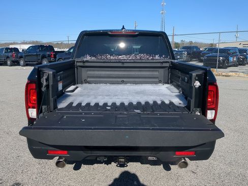 Used 2025 Honda Ridgeline Sport image 11