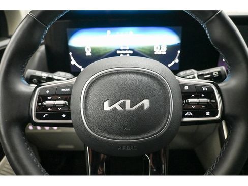 Used 2022 Kia Carnival SX Prestige image 40