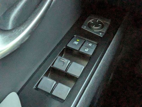 Certified 2024 Lexus UX 250h FWD image 23