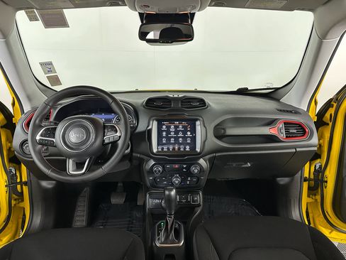 Used 2023 Jeep Renegade Trailhawk image 4