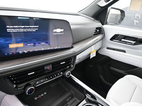 New 2026 Chevrolet Suburban High Country image 27