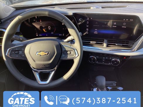 New 2025 Chevrolet Trax LT w/ Driver Confidence Package image 11