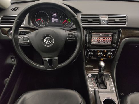 Used 2015 Volkswagen Passat 1.8T SEL Premium FWD image 22