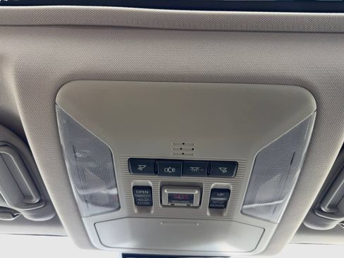 Used 2019 Toyota RAV4 XLE FWD image 33