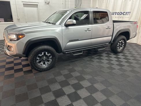 Used 2022 Toyota Tacoma TRD Off-Road w/ Technology Package AWD/4WD image 5