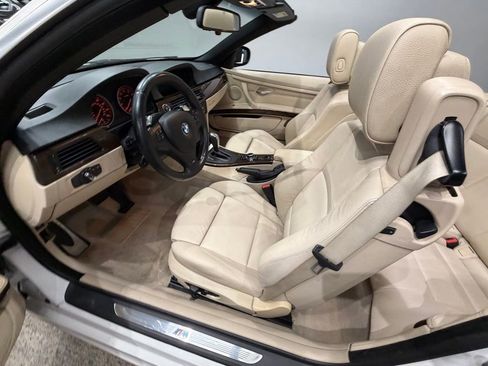 Used 2010 BMW 328i Convertible RWD image 18