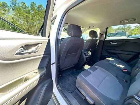 Used 2024 Chevrolet Blazer LT w/ Convenience Package FWD image 17