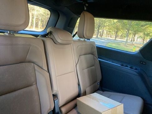 New 2025 Lincoln Navigator L Black Label image 28