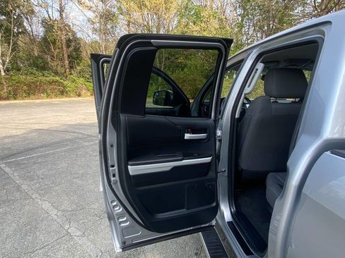 Used 2014 Toyota Tundra SR5 w/ SR5 Upgrade Package image 38