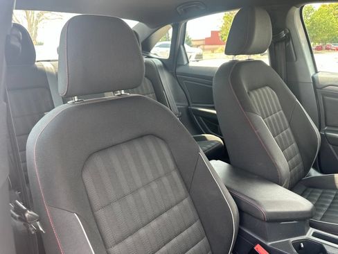 Used 2019 Volkswagen Jetta GLI FWD image 29