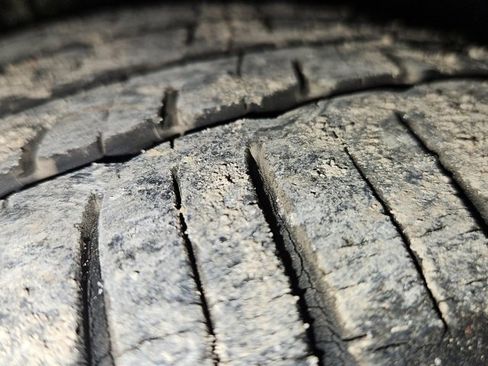 Used 2020 Lincoln MKZ w/ Convenience Package image 24