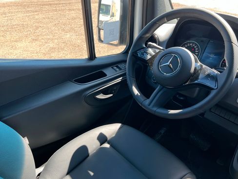 New 2025 Mercedes-Benz Sprinter 2500 image 11