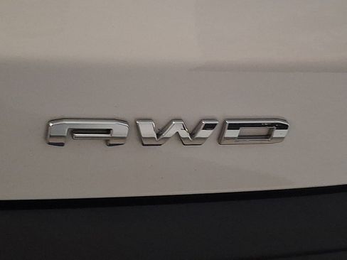 Certified 2023 GMC Acadia SLE w/ Driver Convenience Package image 32