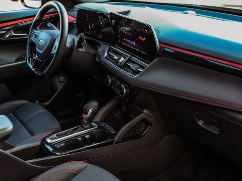 Used 2025 Chevrolet TrailBlazer RS w/ Convenience Package image 42