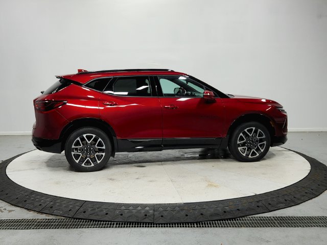 Used 2025 Chevrolet Blazer RS FWD image 9