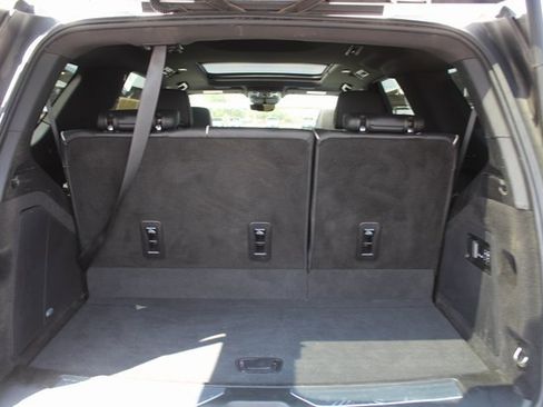 Used 2024 Cadillac Escalade Premium Luxury image 6