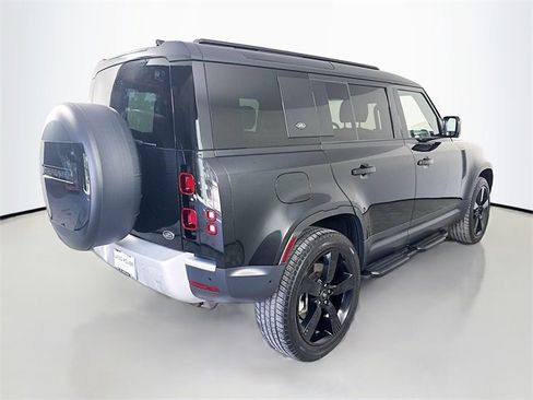 Certified 2021 Land Rover Defender 110 SE image 5