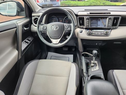 Used 2018 Toyota RAV4 XLE AWD/4WD image 13