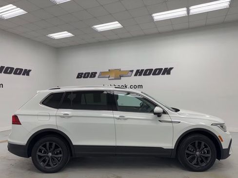 Used 2024 Volkswagen Tiguan SE image 4