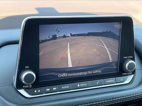 Used 2023 Nissan Rogue SV FWD image 25
