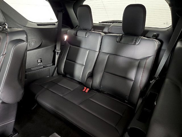 Used 2026 Ford Explorer ST-Line w/ ST-Line Street Pack RWD image 12