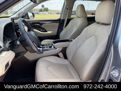 Used 2021 Toyota Highlander Platinum AWD/4WD image 30