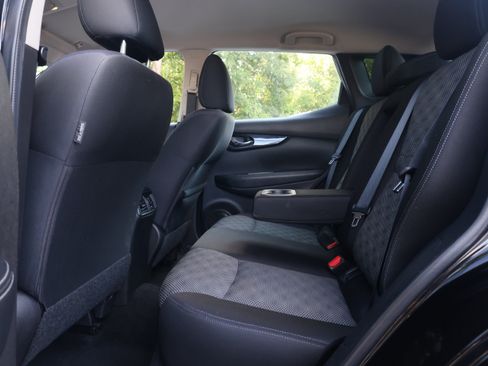 Used 2019 Nissan Rogue Sport SV AWD/4WD image 24
