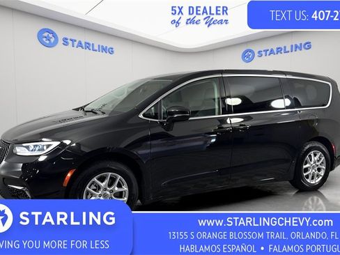 Used 2024 Chrysler Pacifica Touring-L image 1