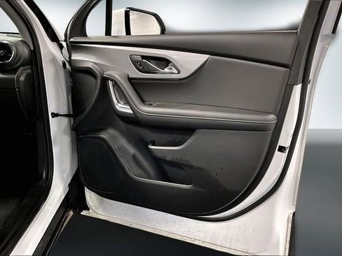 Used 2025 Chevrolet Blazer LT image 26