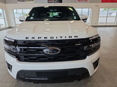 Used 2023 Ford Expedition Limited AWD/4WD image 3