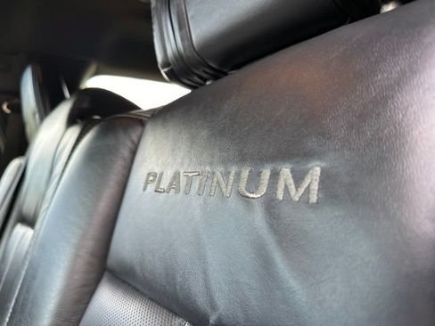 Used 2017 Ford Expedition Platinum AWD/4WD image 19