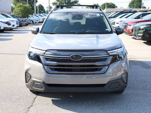 Certified 2025 Subaru Forester Premium w/ Convenience Package #1 AWD/4WD image 3