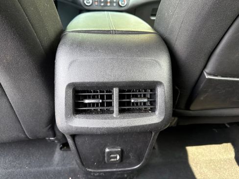 Used 2018 GMC Terrain SLE FWD image 18